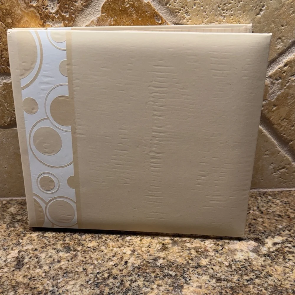 New TLC 6x6 scrapbook Mini Photo Book Album with Page Protectors and Paper - Picture 2 of 4